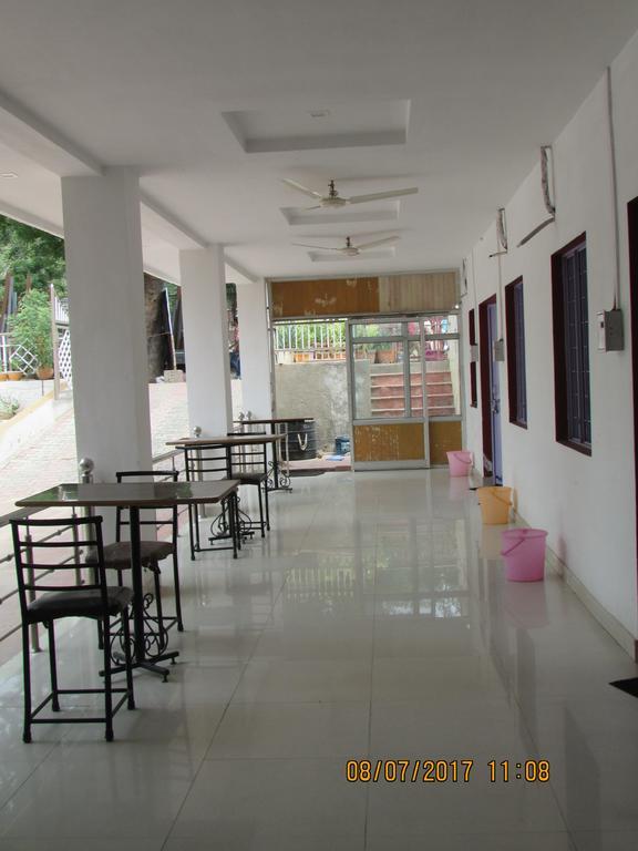 Hotel Vrindavan Fatehpur Sikri Exterior photo